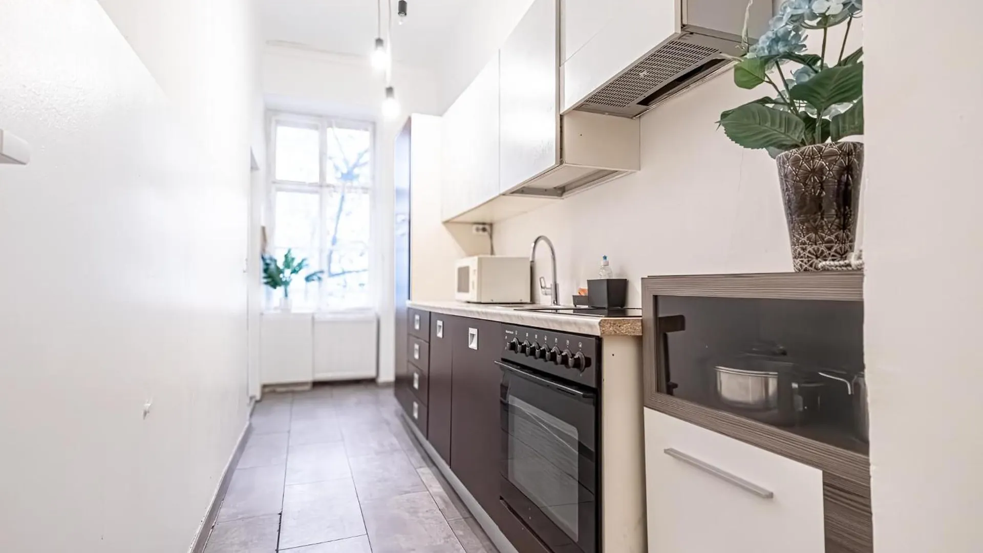 Central Belvedere 3Br Shared Apartment - 12 Min From City Center Viyana 0*,  Avusturya