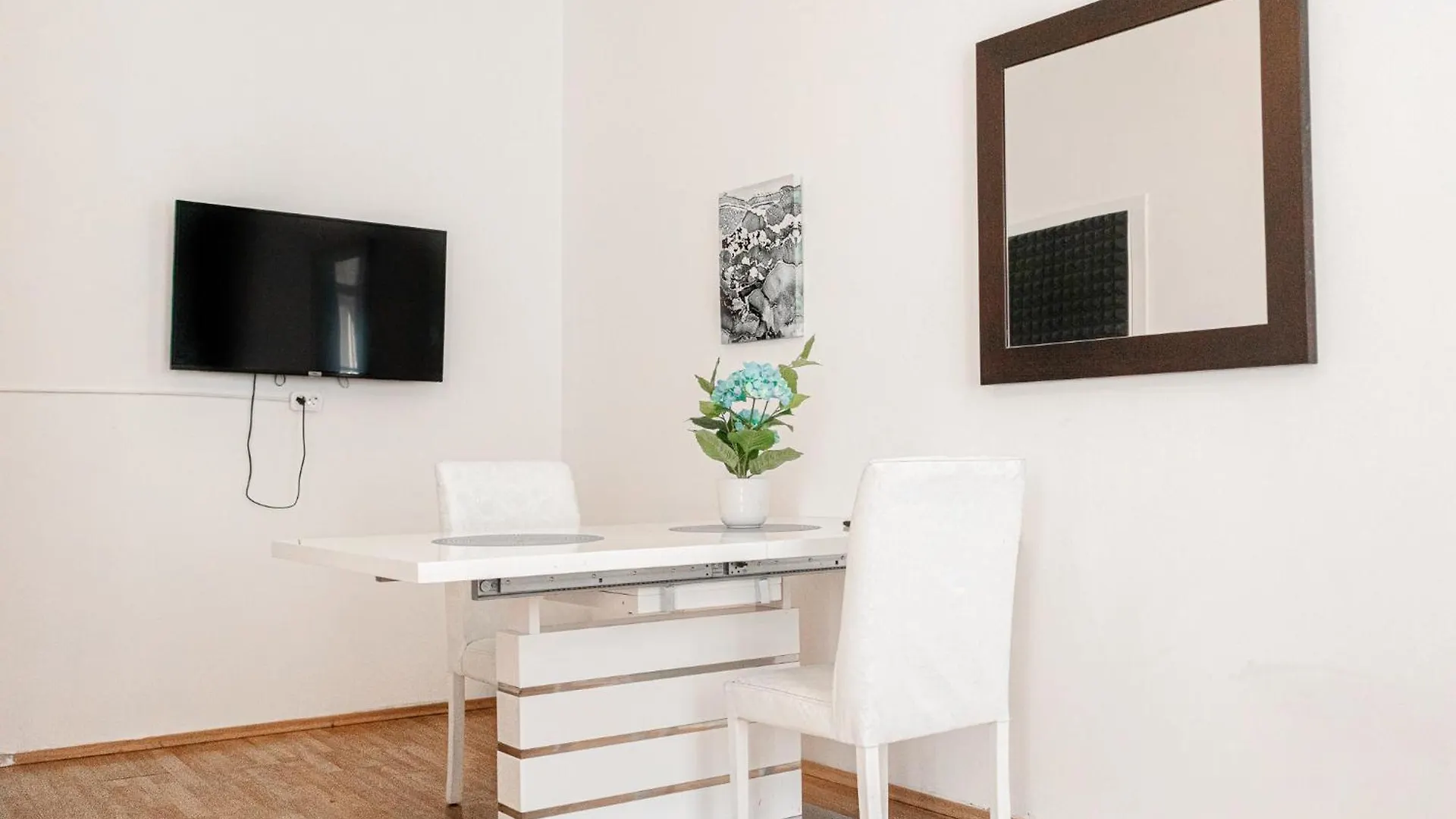 Central Belvedere 3Br Shared Apartment - 12 Min From City Center Viyana